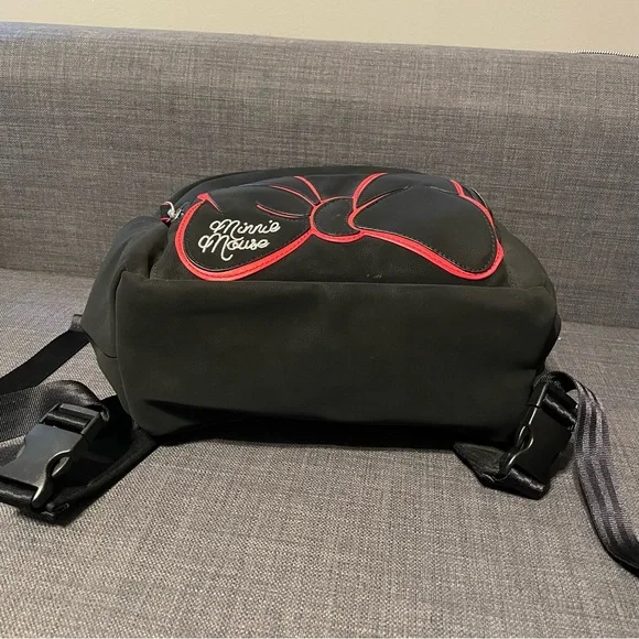 NWOT Petunia Pickle Bottom District Backpack in Disney's Signature Minnie Mouse - Picture 9 of 11